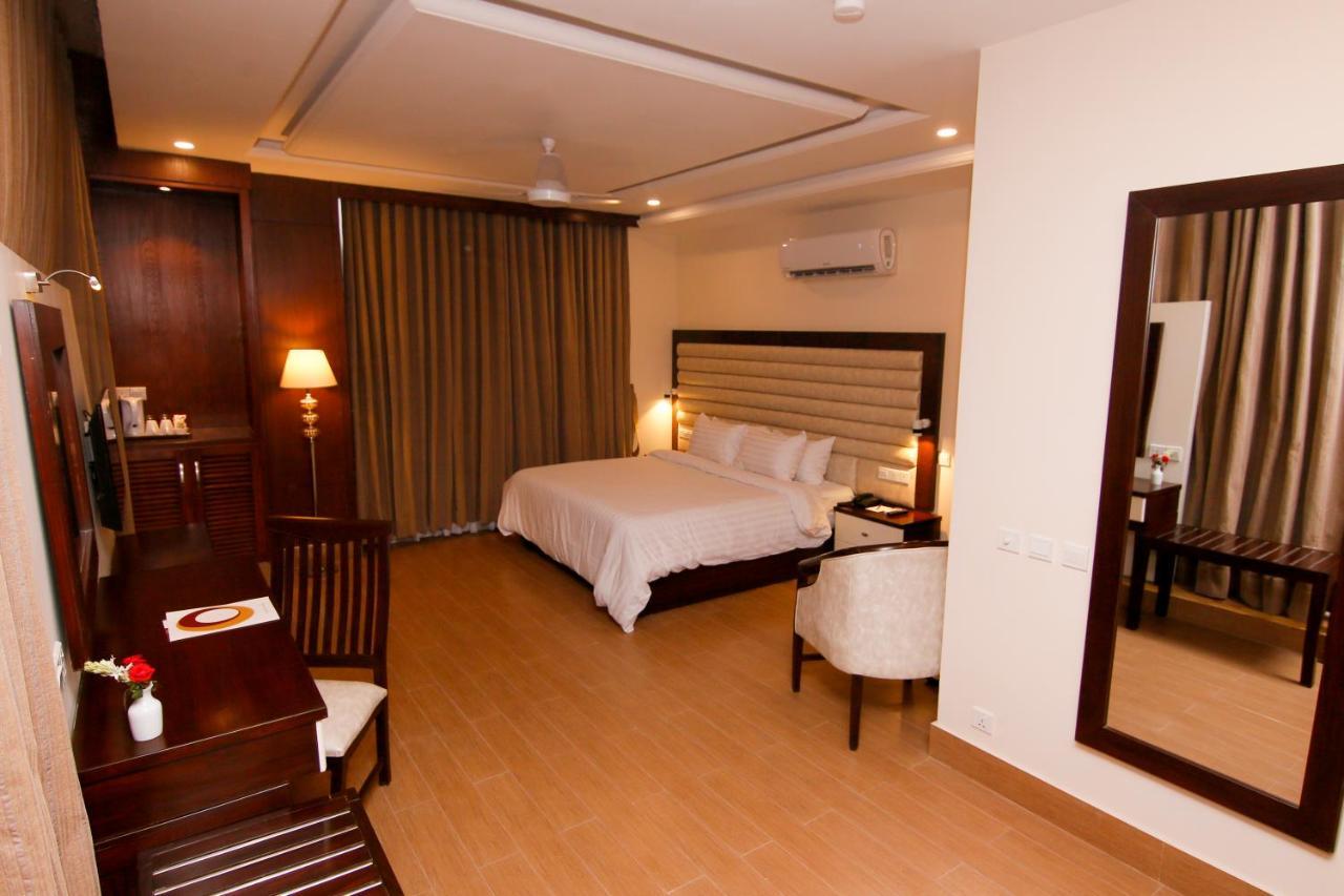 Hotel One Rahim Yar Khan Club Road Zewnętrze zdjęcie